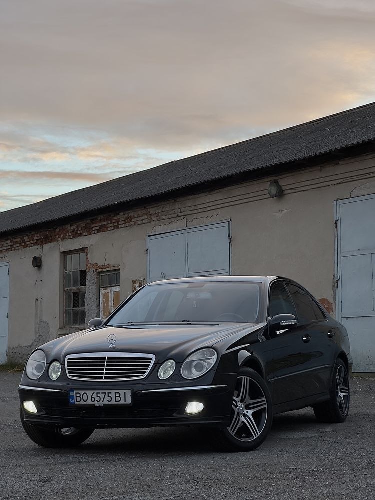 Mercedes-Benz е2112006рік