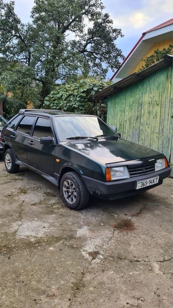 Lada 2109.