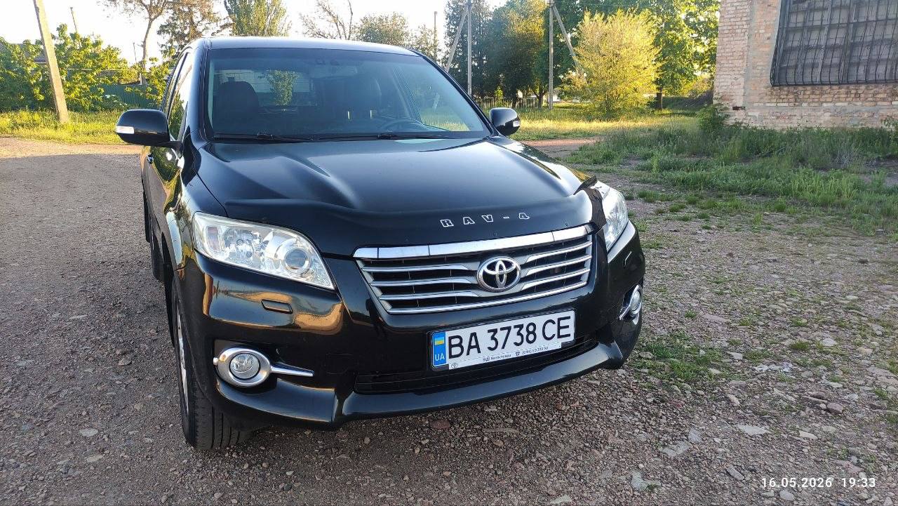 Toyota RAV4 2011року.