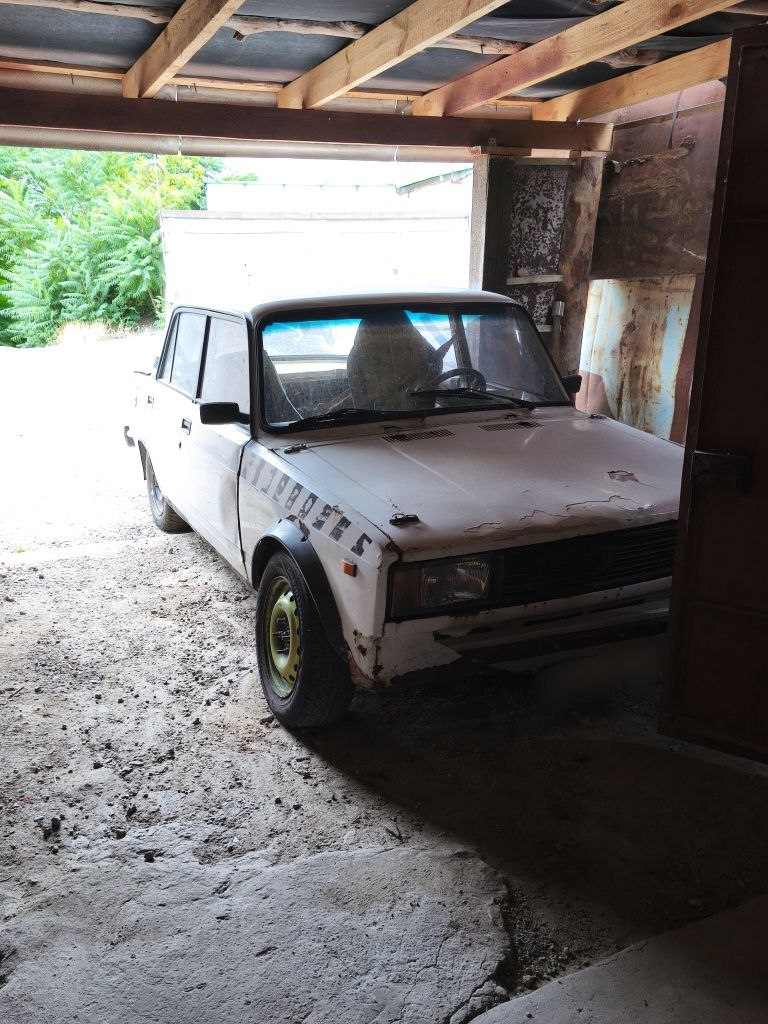 Lada 2105