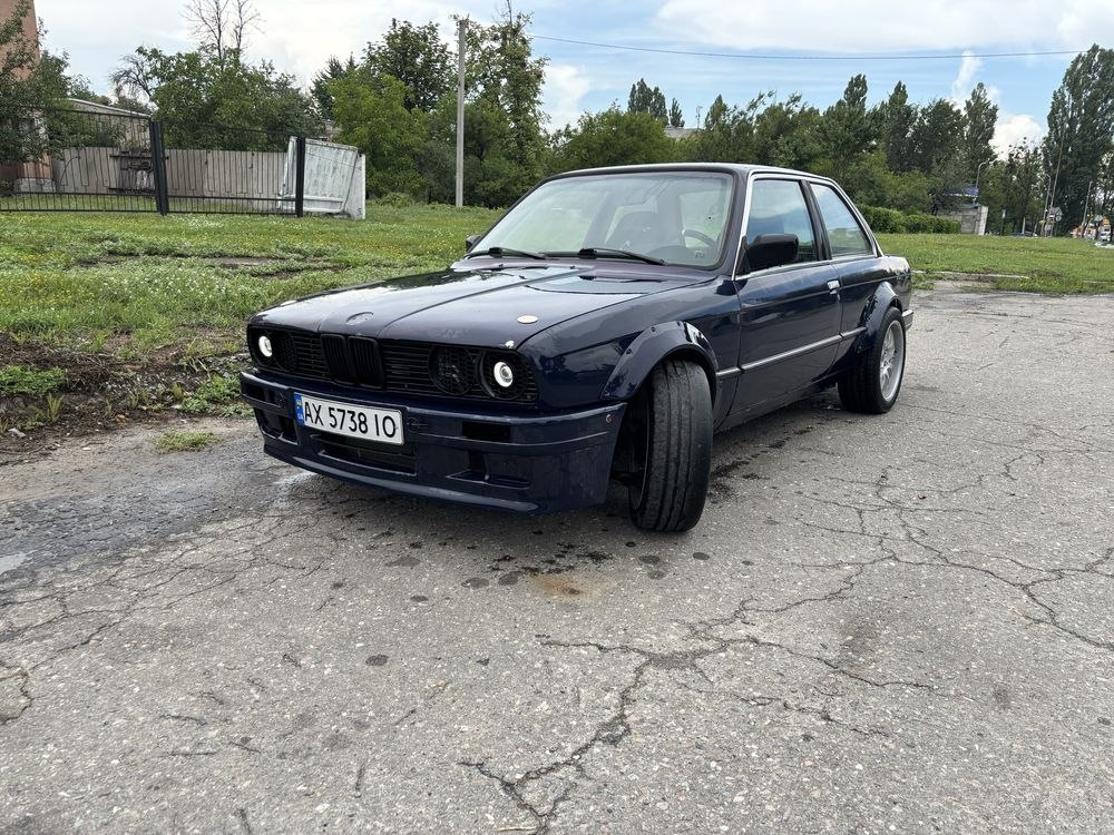 BMW e30