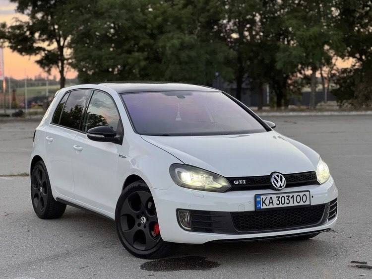 Volkswagen Golf GTI