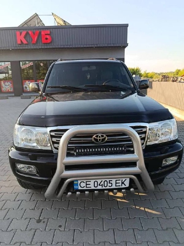 Toyota Land Cruiser 100