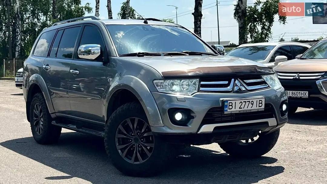 Mitsubishi Pajero Sport — фото 1