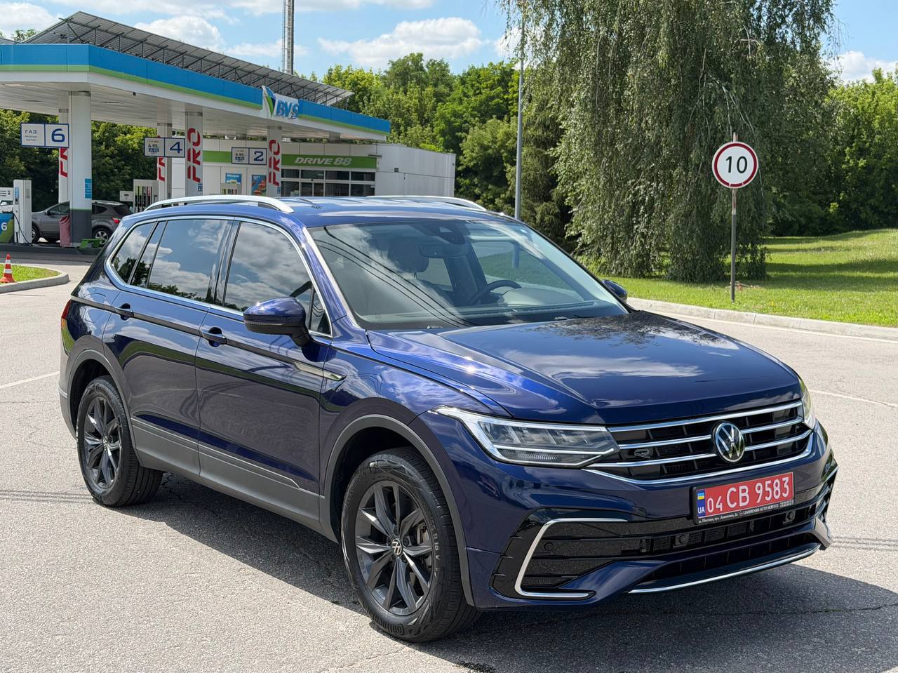 Volkswagen Tiguan — фото 1