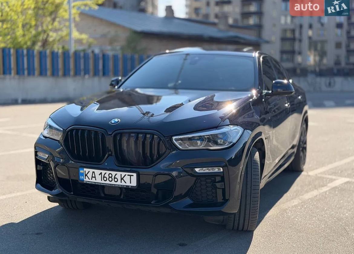 BMW X6 M50I