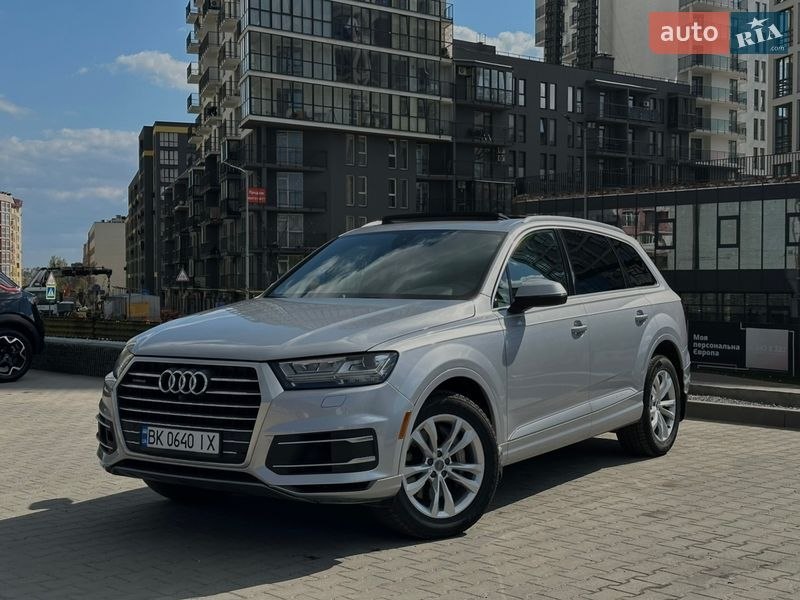 Audi Q7 — фото 1