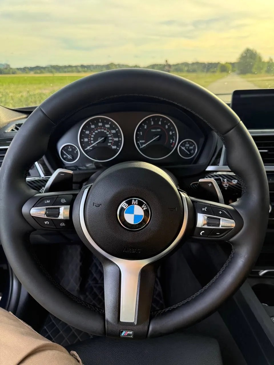 BMW 330i