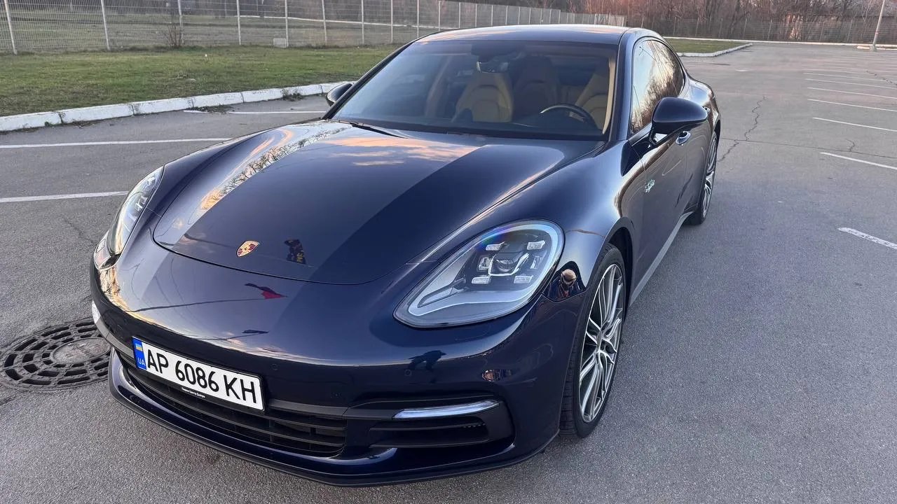 Porsche Panamera 4 E-Hybrid