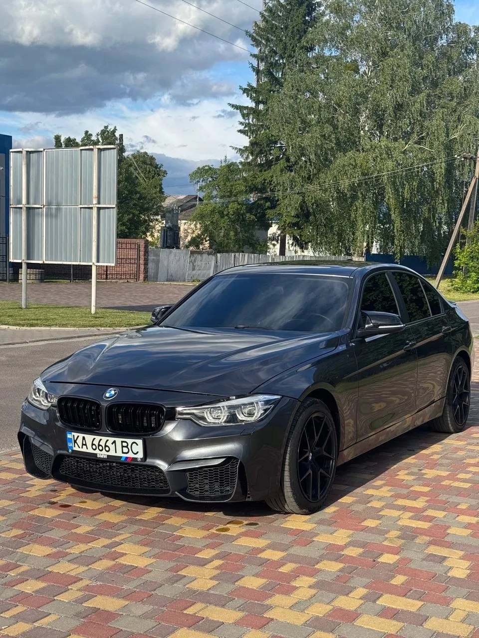 BMW 328i
