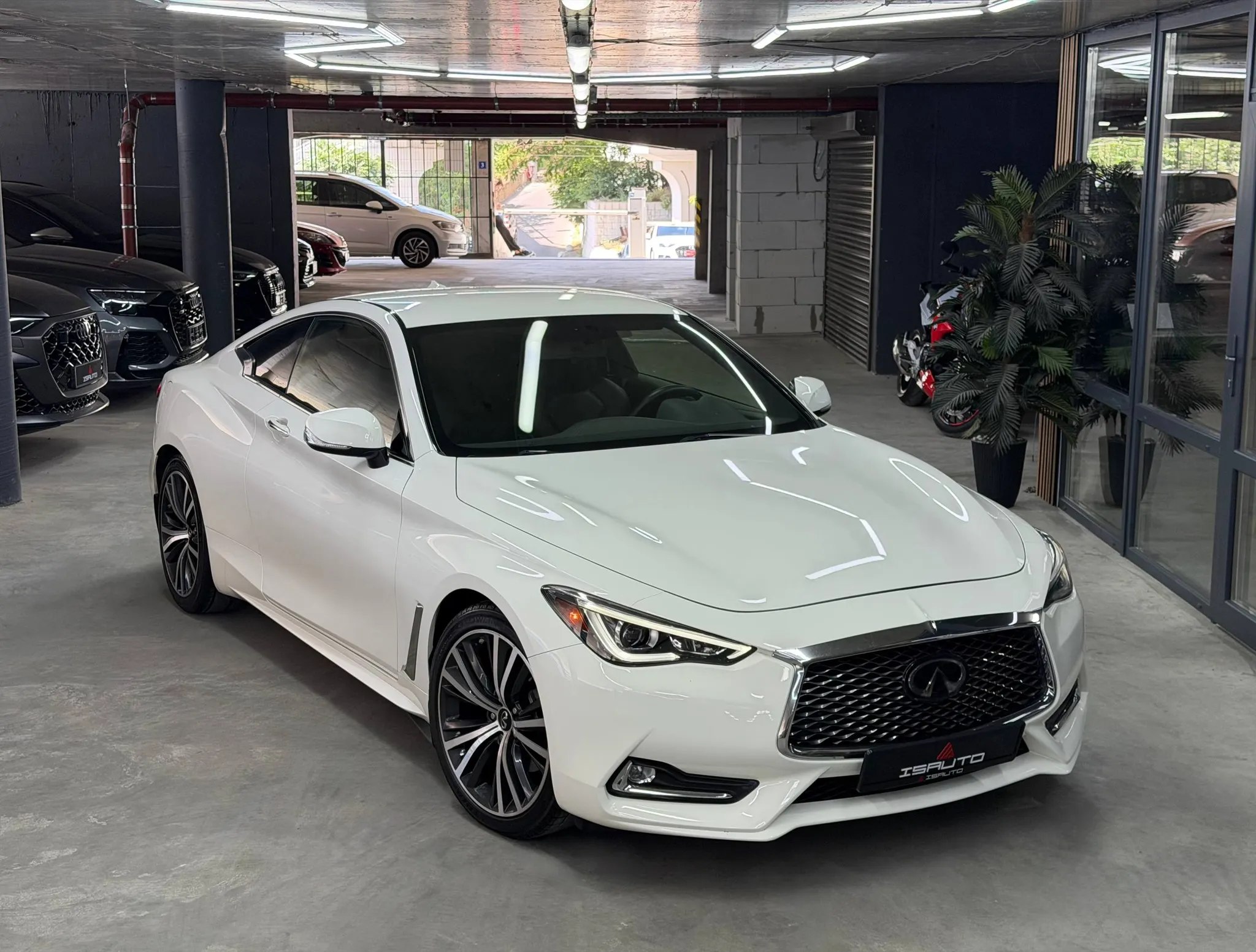 Infiniti Q60