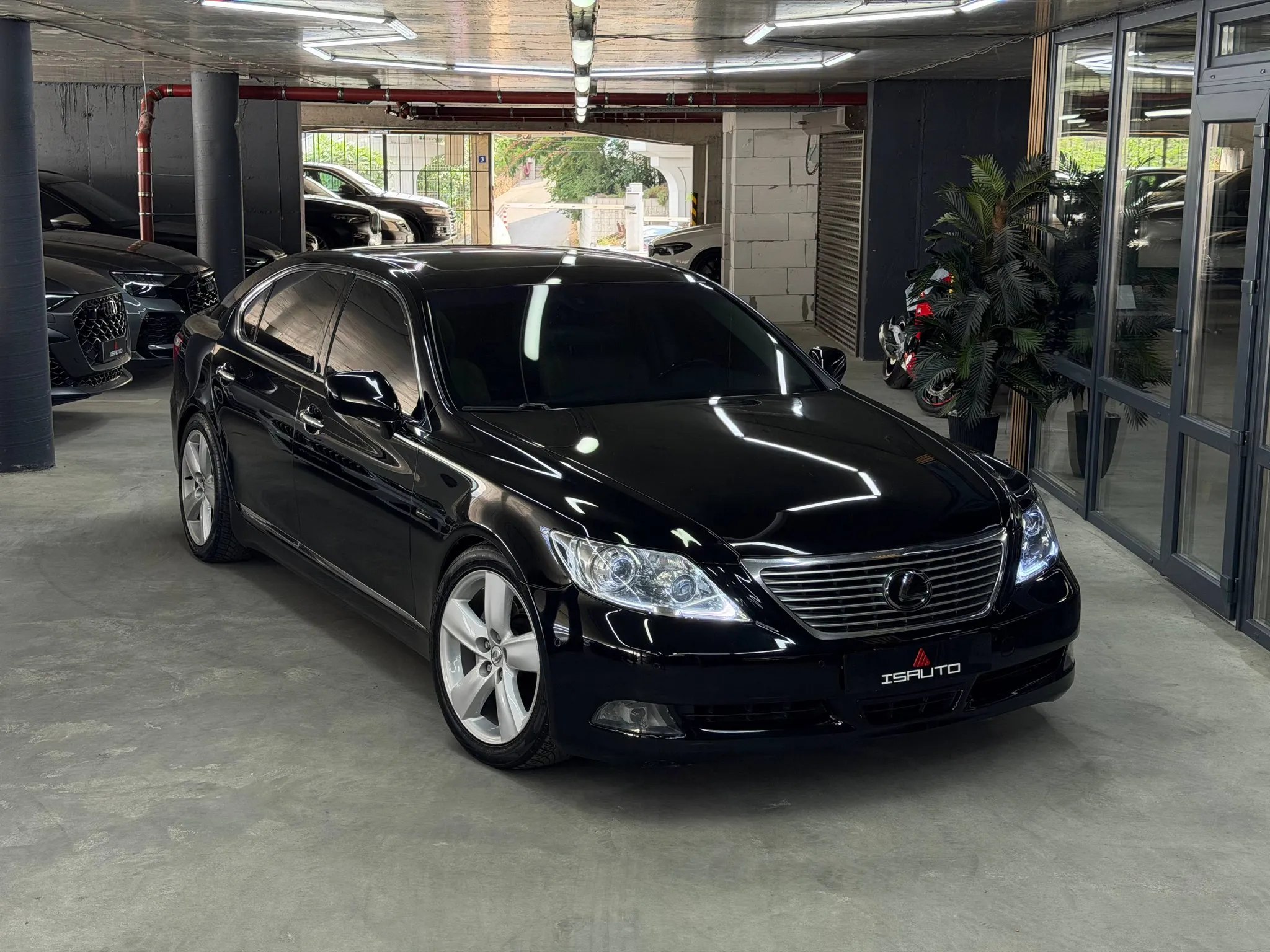 Lexus LS