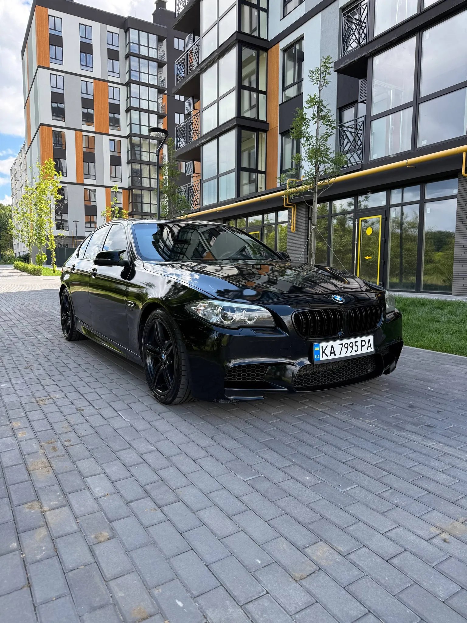BMW 528i