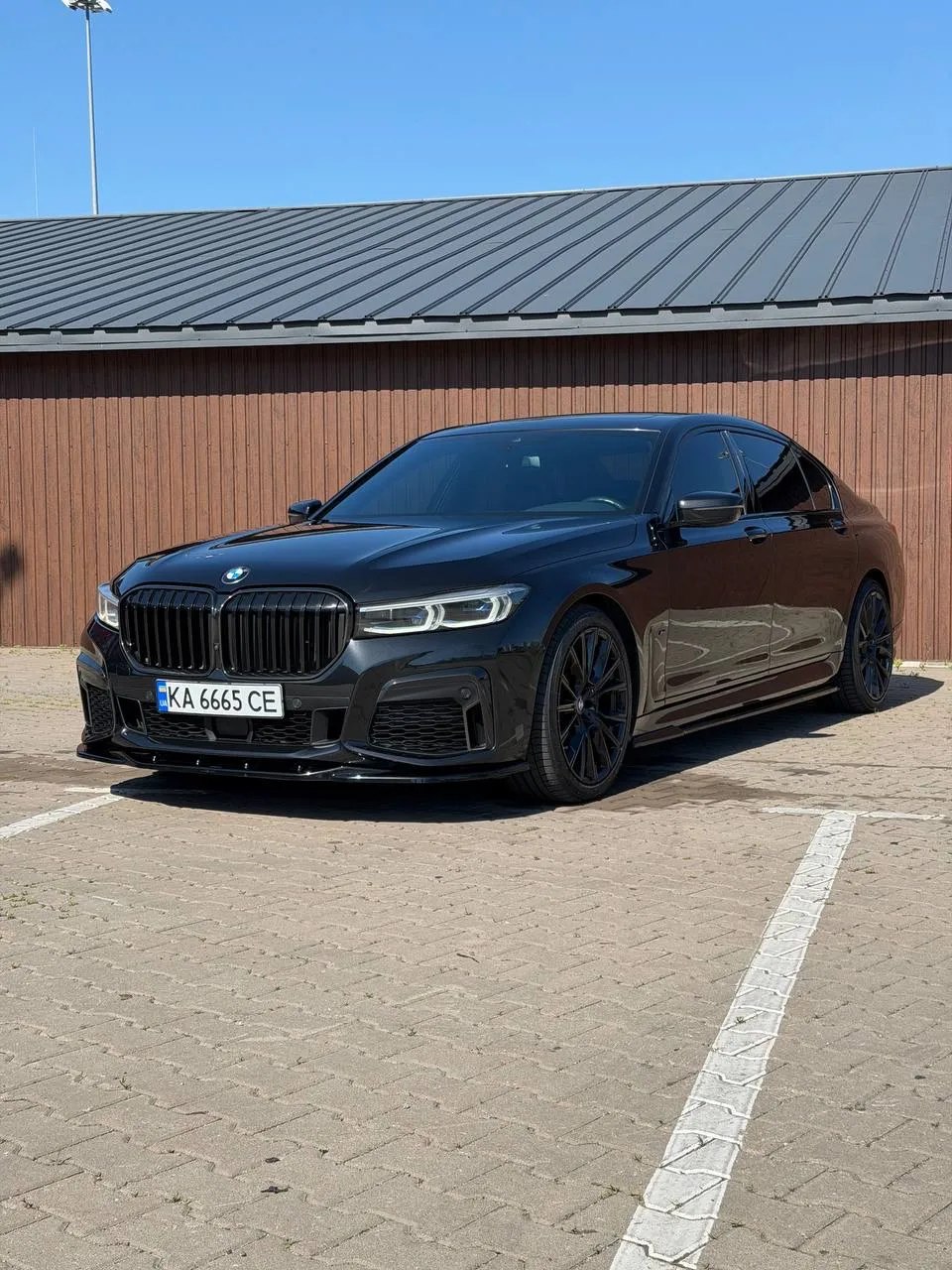 BMW 740i