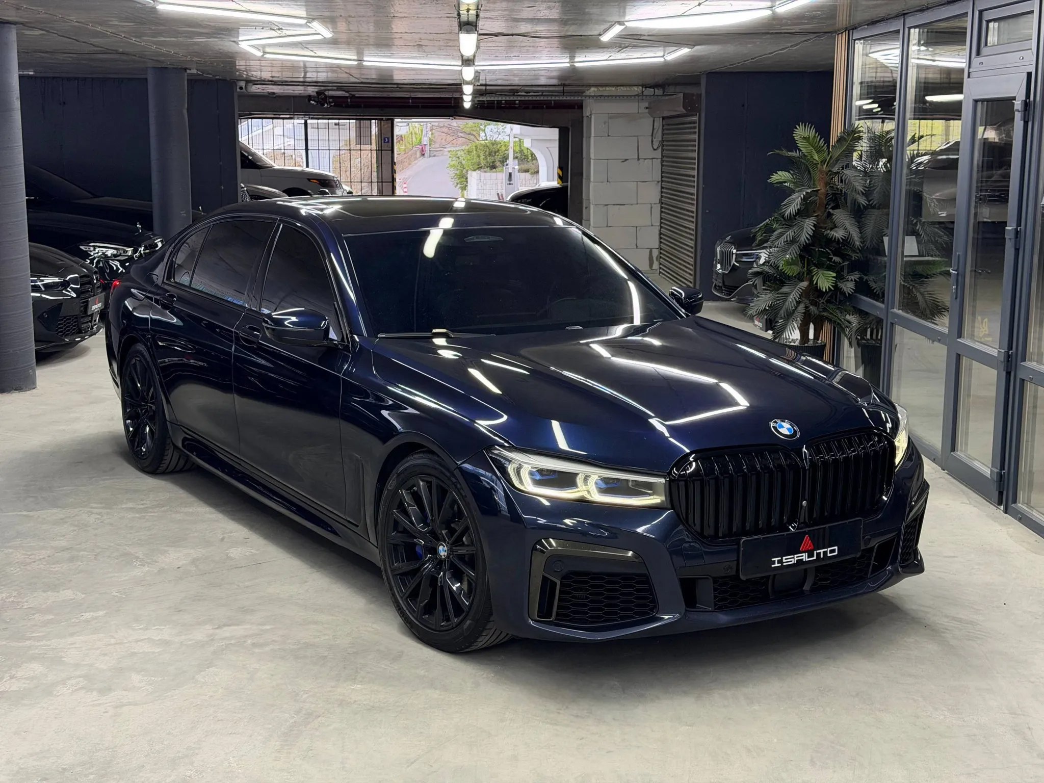 BMW 740i