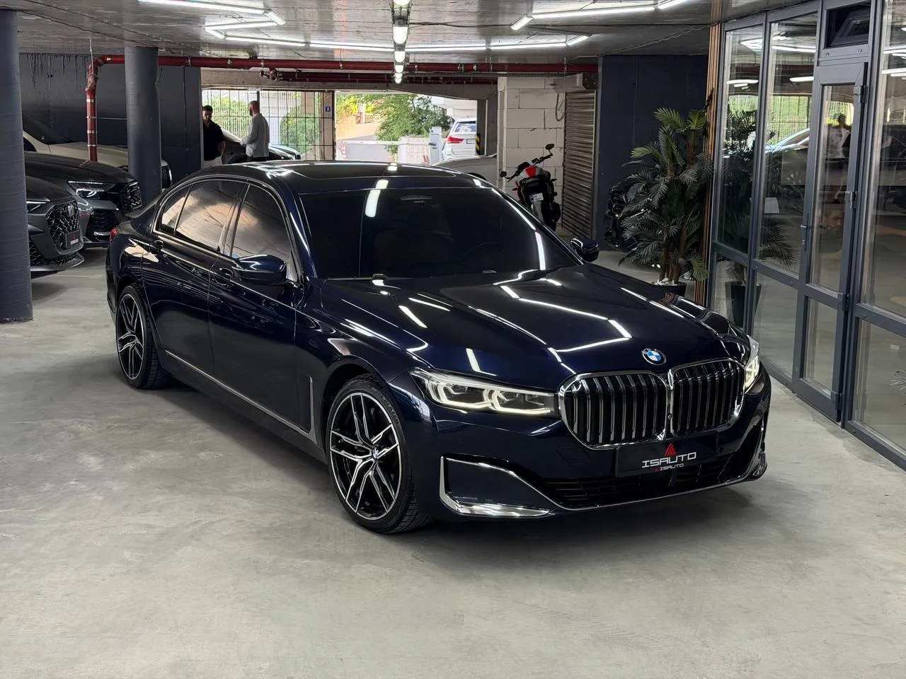 BMW 750i