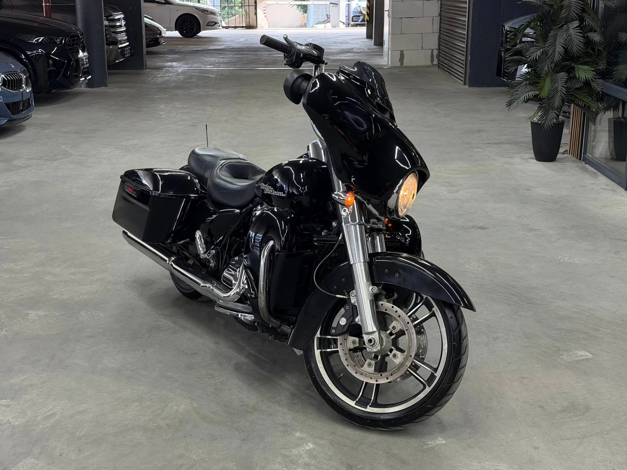 Harley-Davidson Street Glide — фото 1