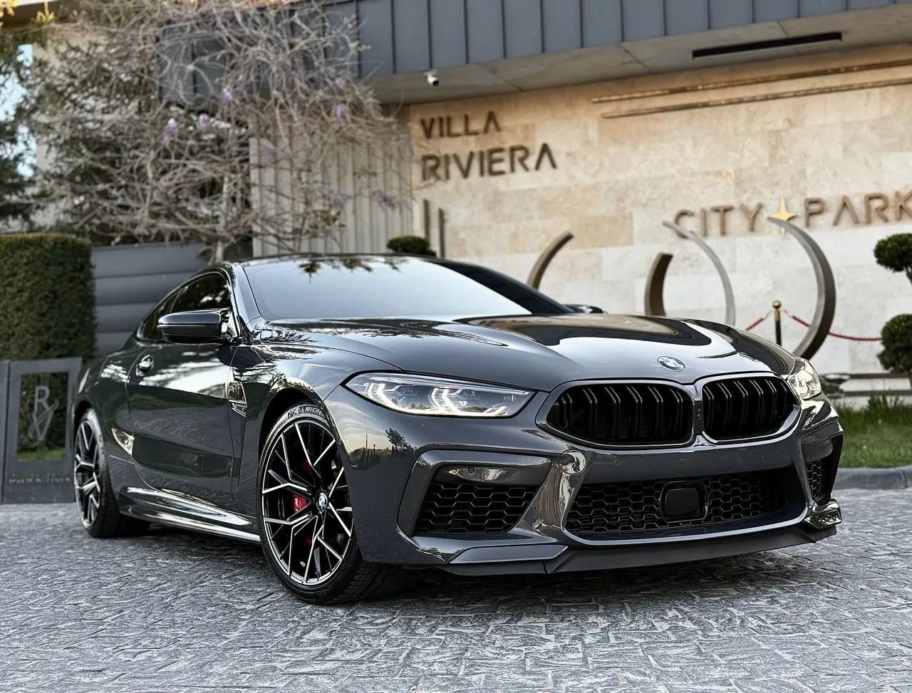 BMW M8 — фото 1