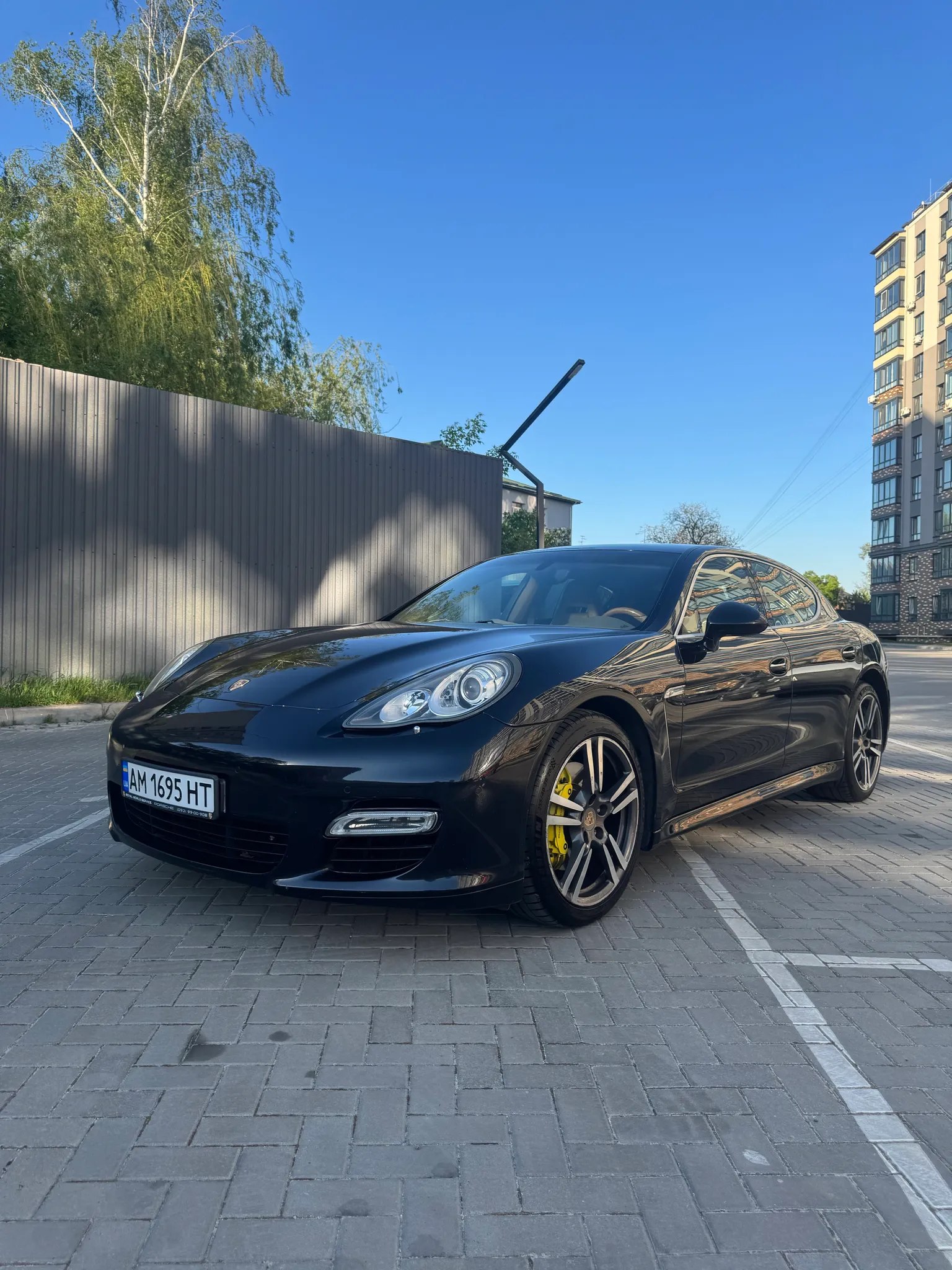 Porsche Panamera 4S — фото 1