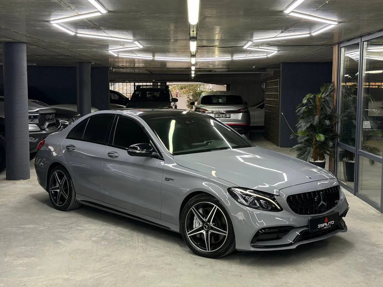 Mercedes-Benz Amg C 43 — фото 1