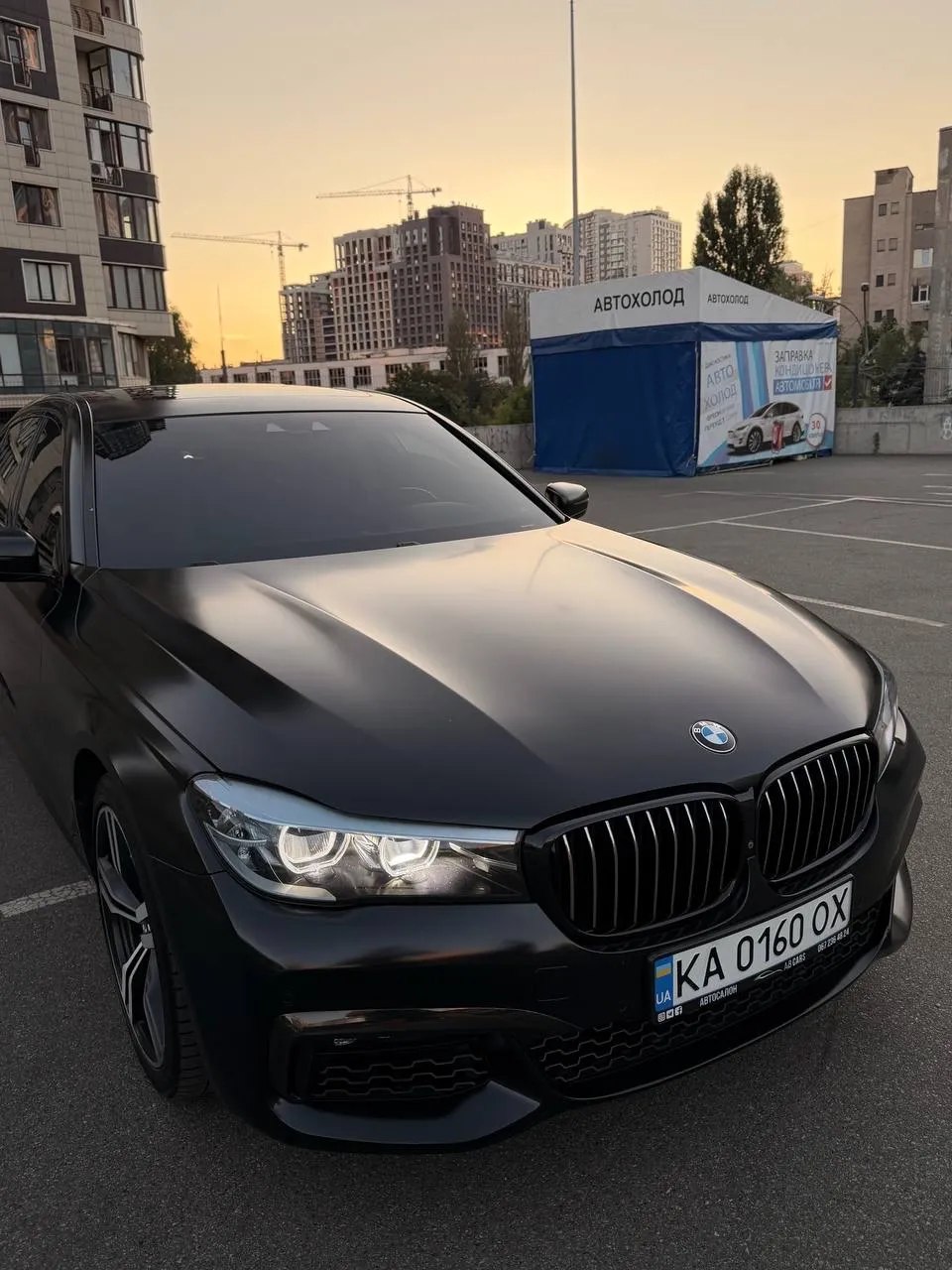 BMW 740i