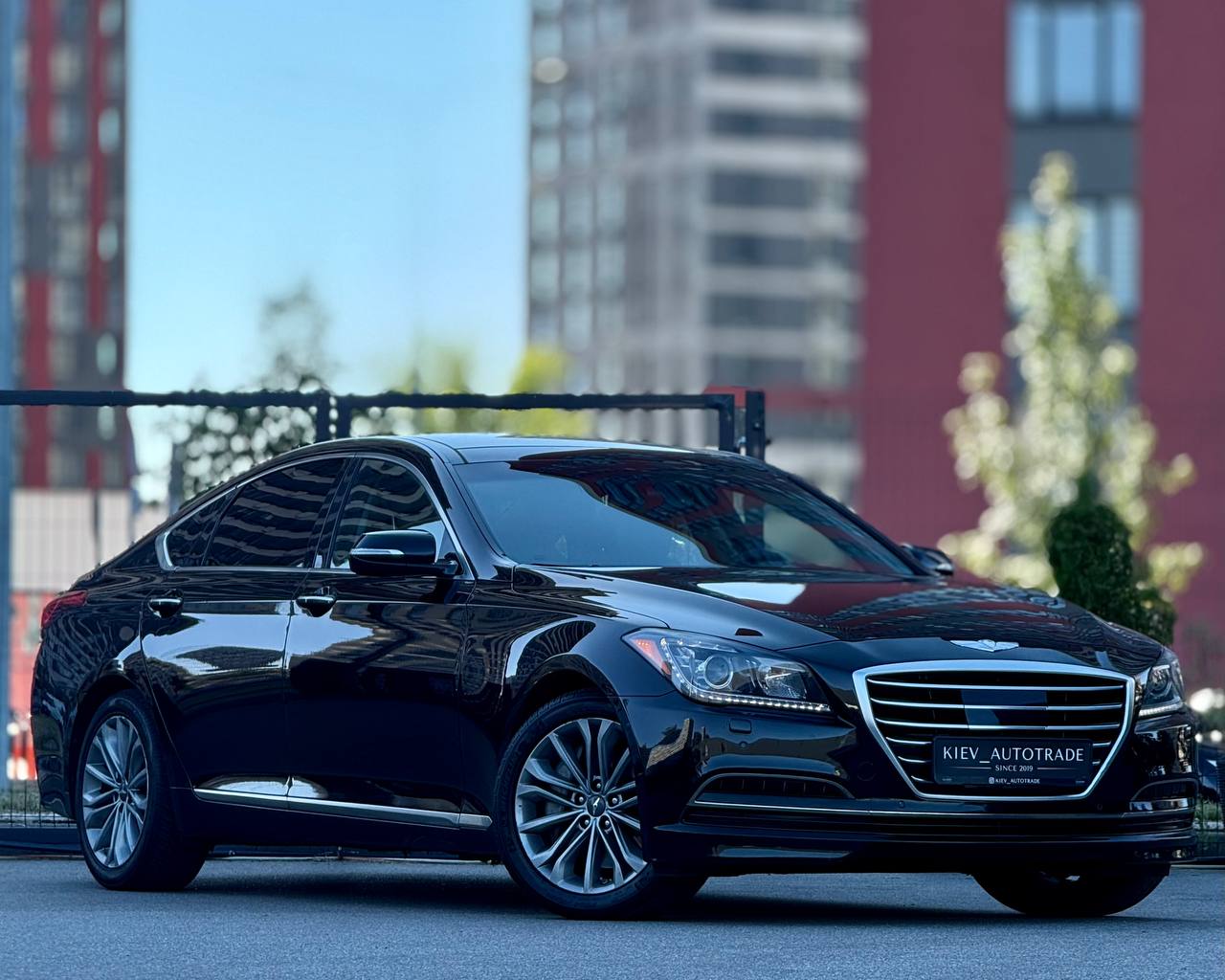 Hyundai Genesis — фото 1