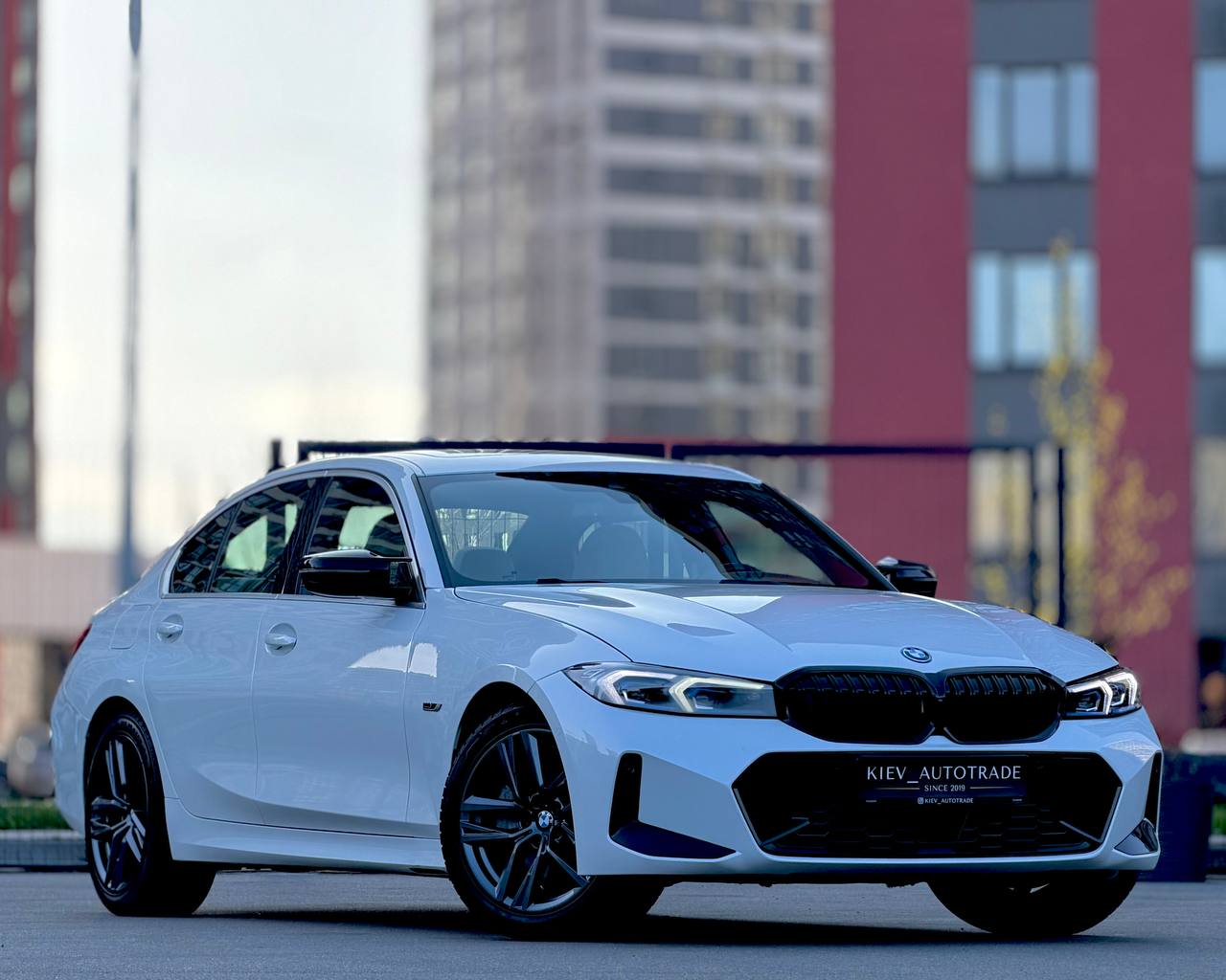 BMW 330e