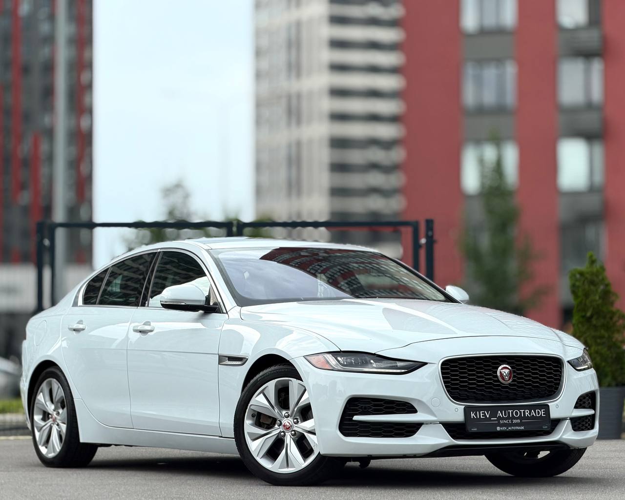 Jaguar XE