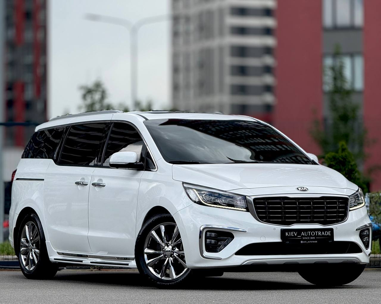 Kia Carnival Limousine