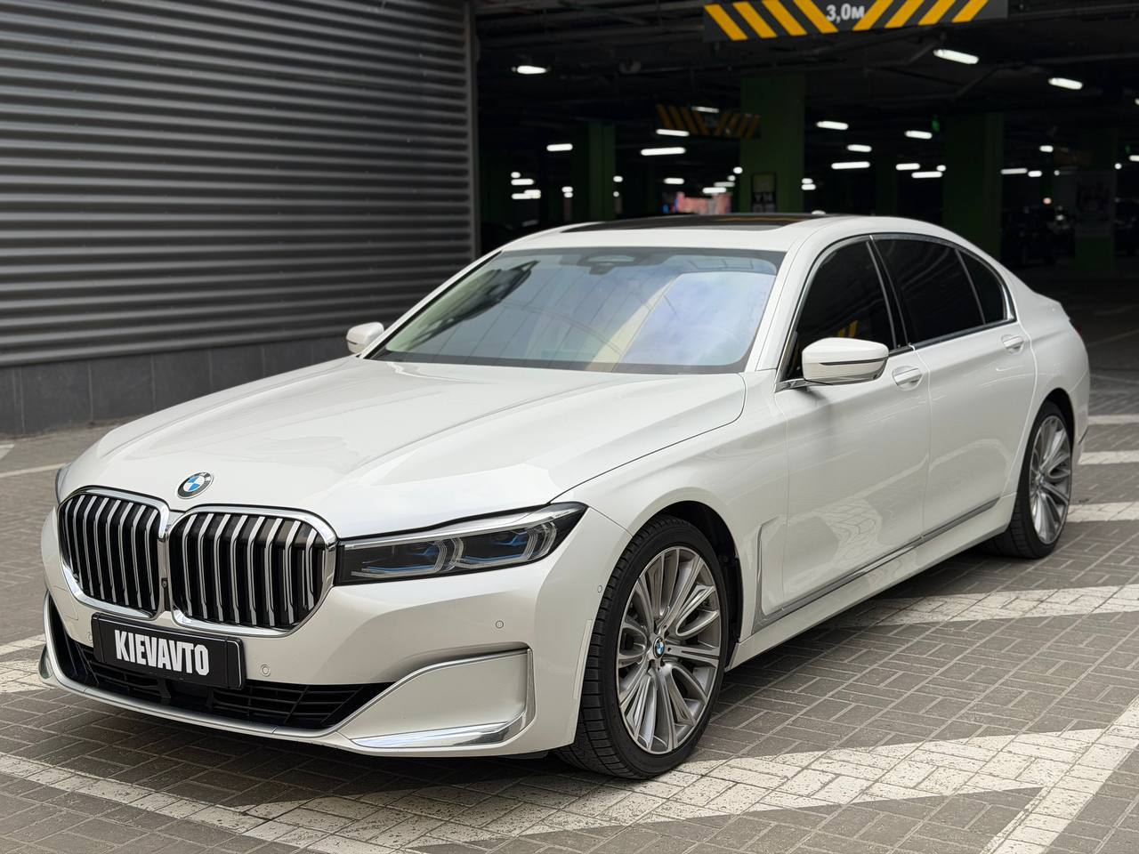 BMW 750i