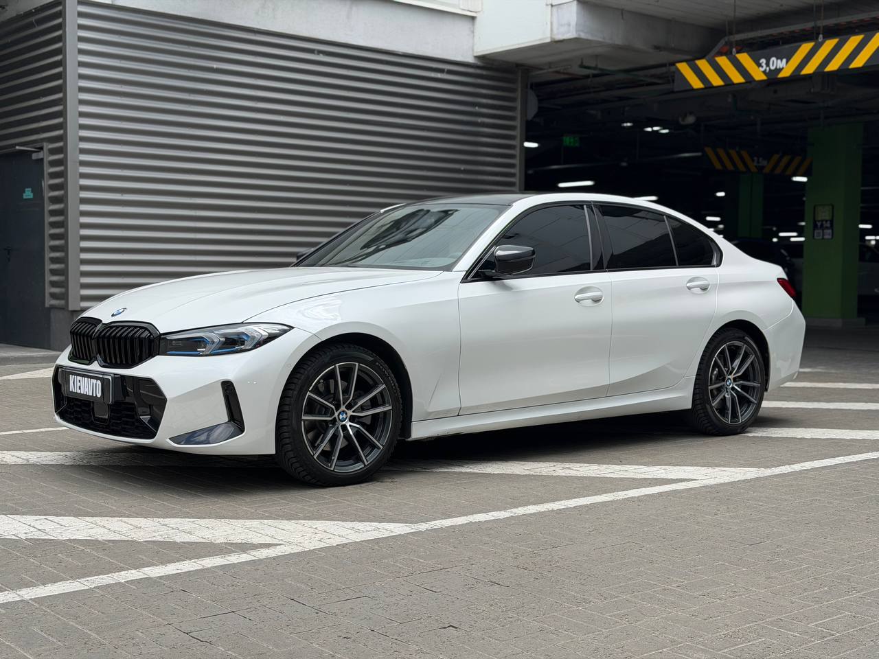 BMW 330