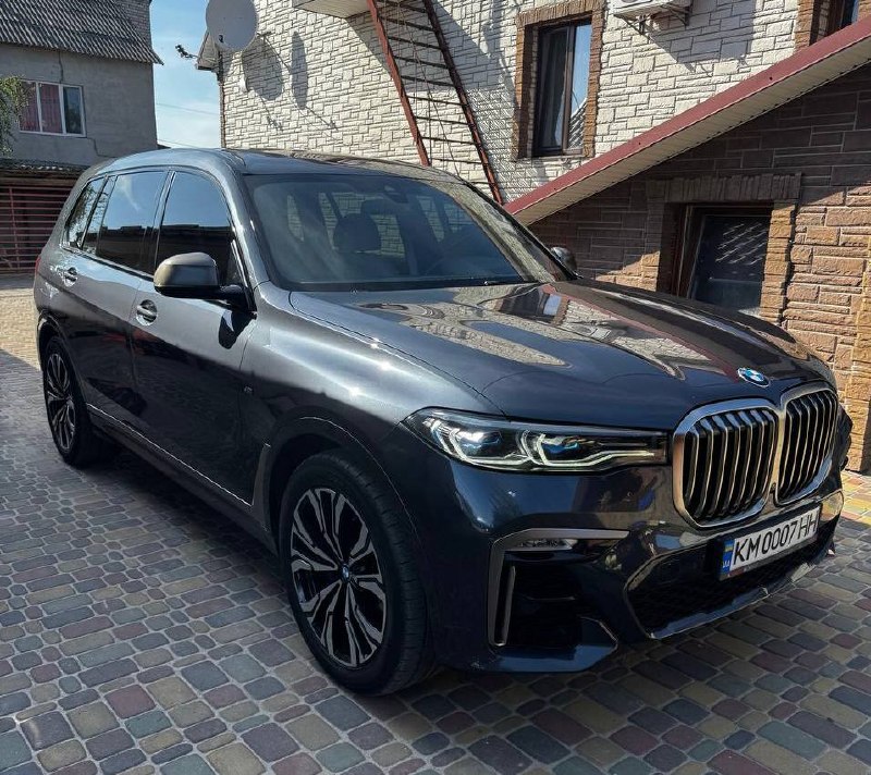 BMW X7 M50d — фото 1