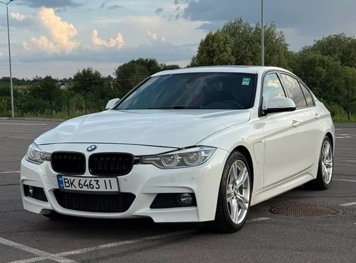 BMW 330e