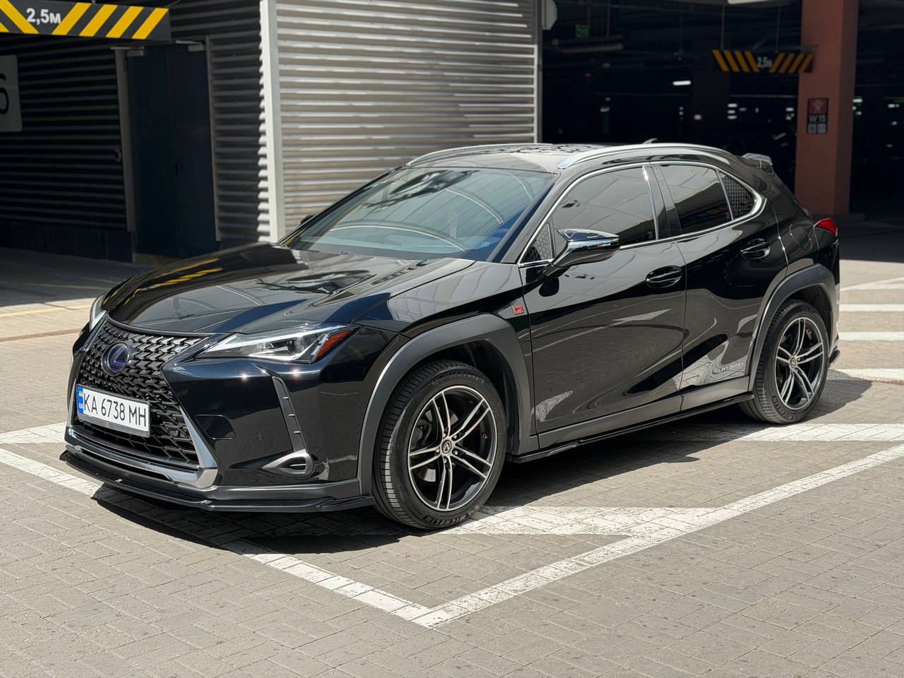 Lexus UX — фото 1