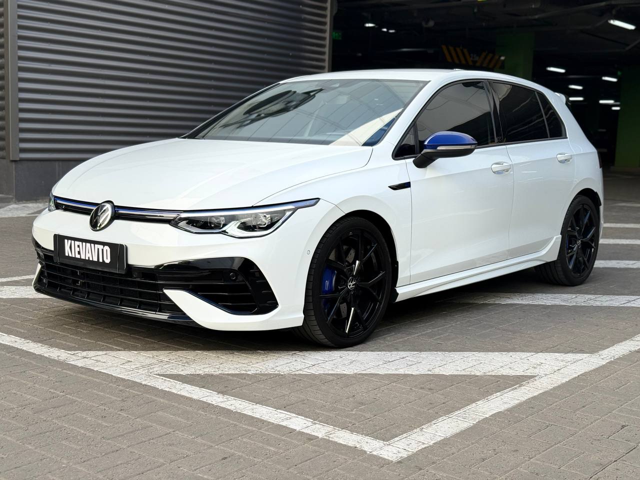 Volkswagen Golf R — фото 1