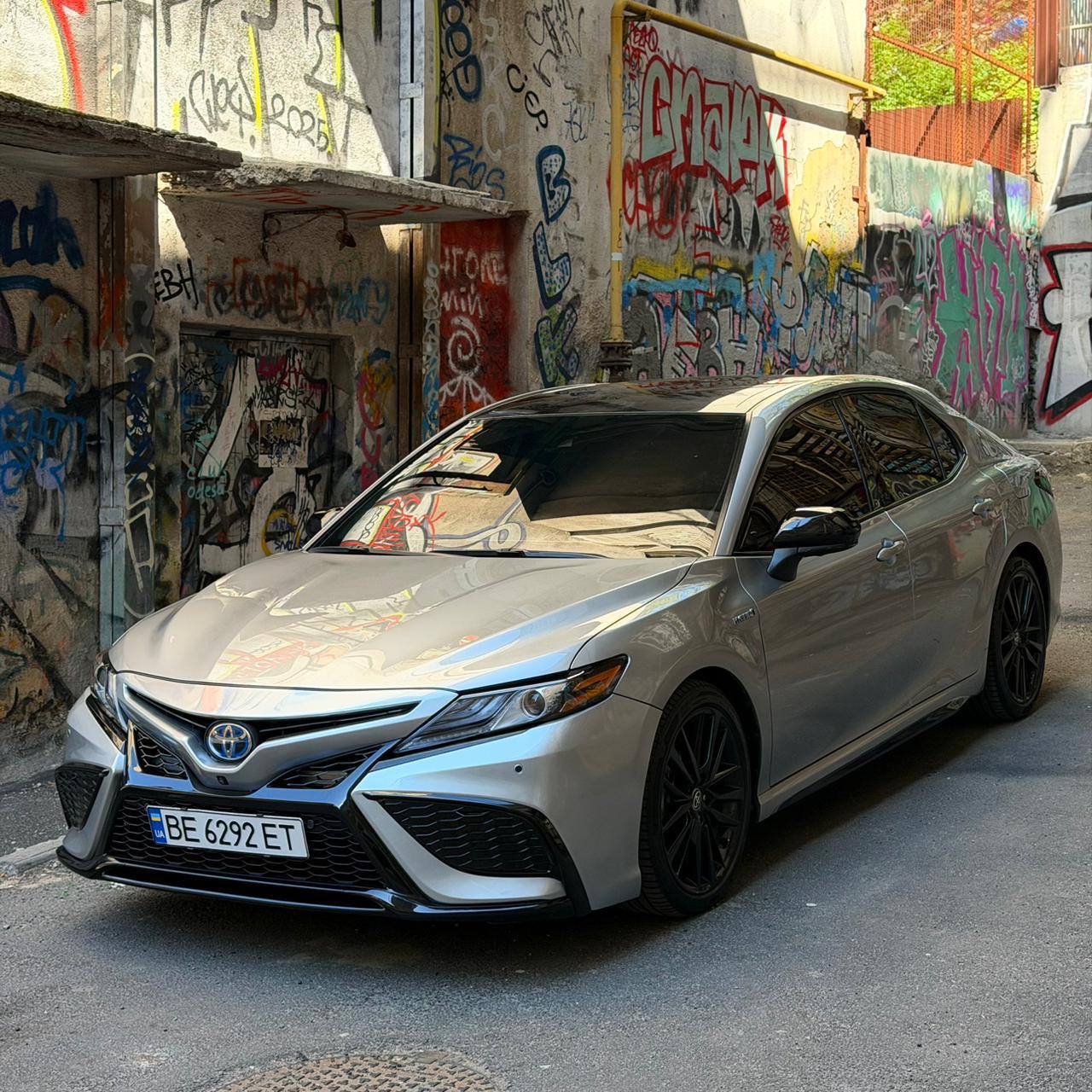 Toyota Camry — фото 1