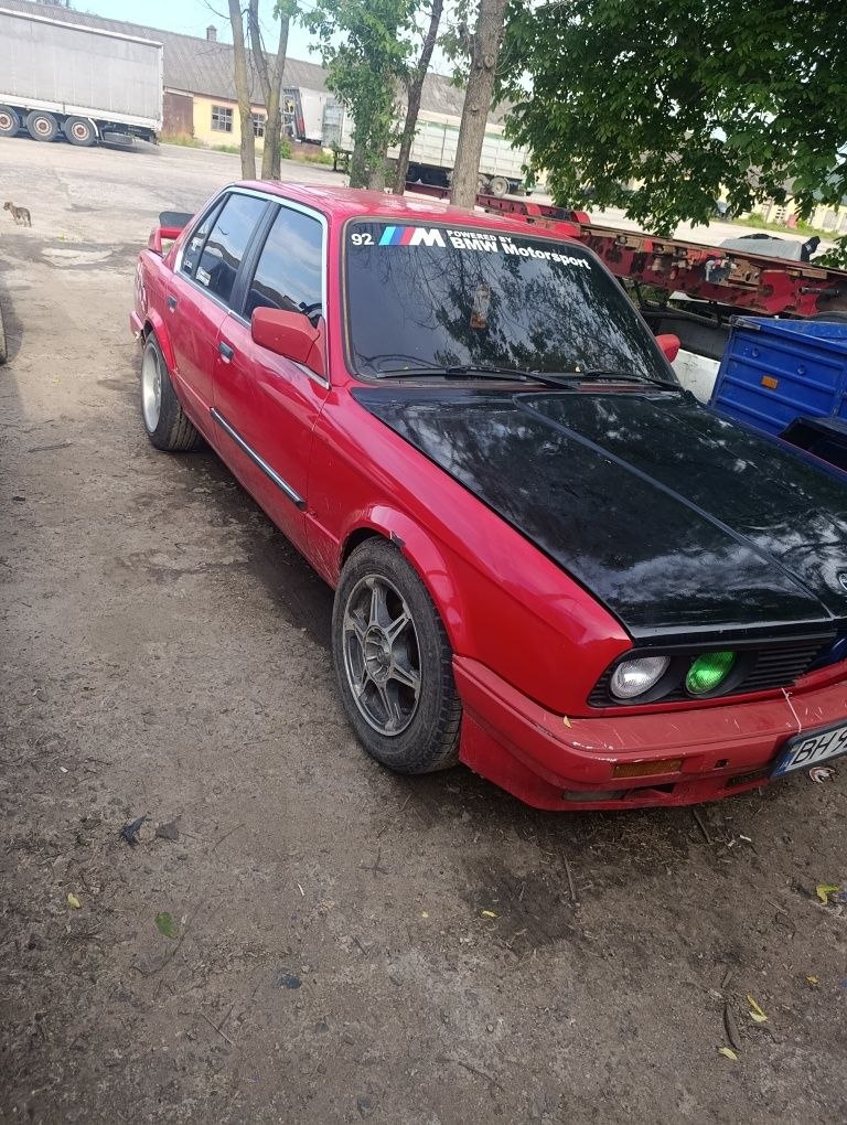 BMW е30