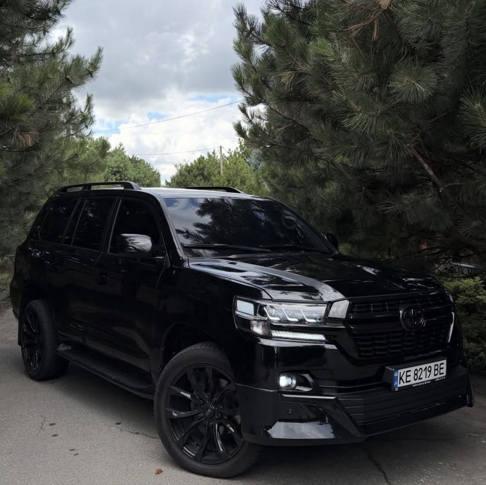 Toyota Land Cruiser 200
